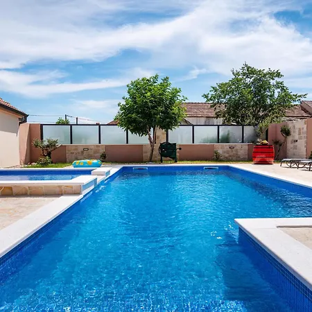 Holiday home Simic By Interhome Dusic