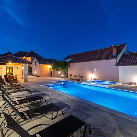 Holiday home Simic By Interhome