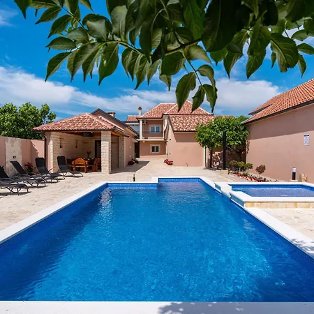 Holiday home Simic By Interhome Dusic