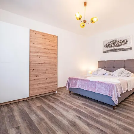 Simic By Interhome Holiday home Dusic